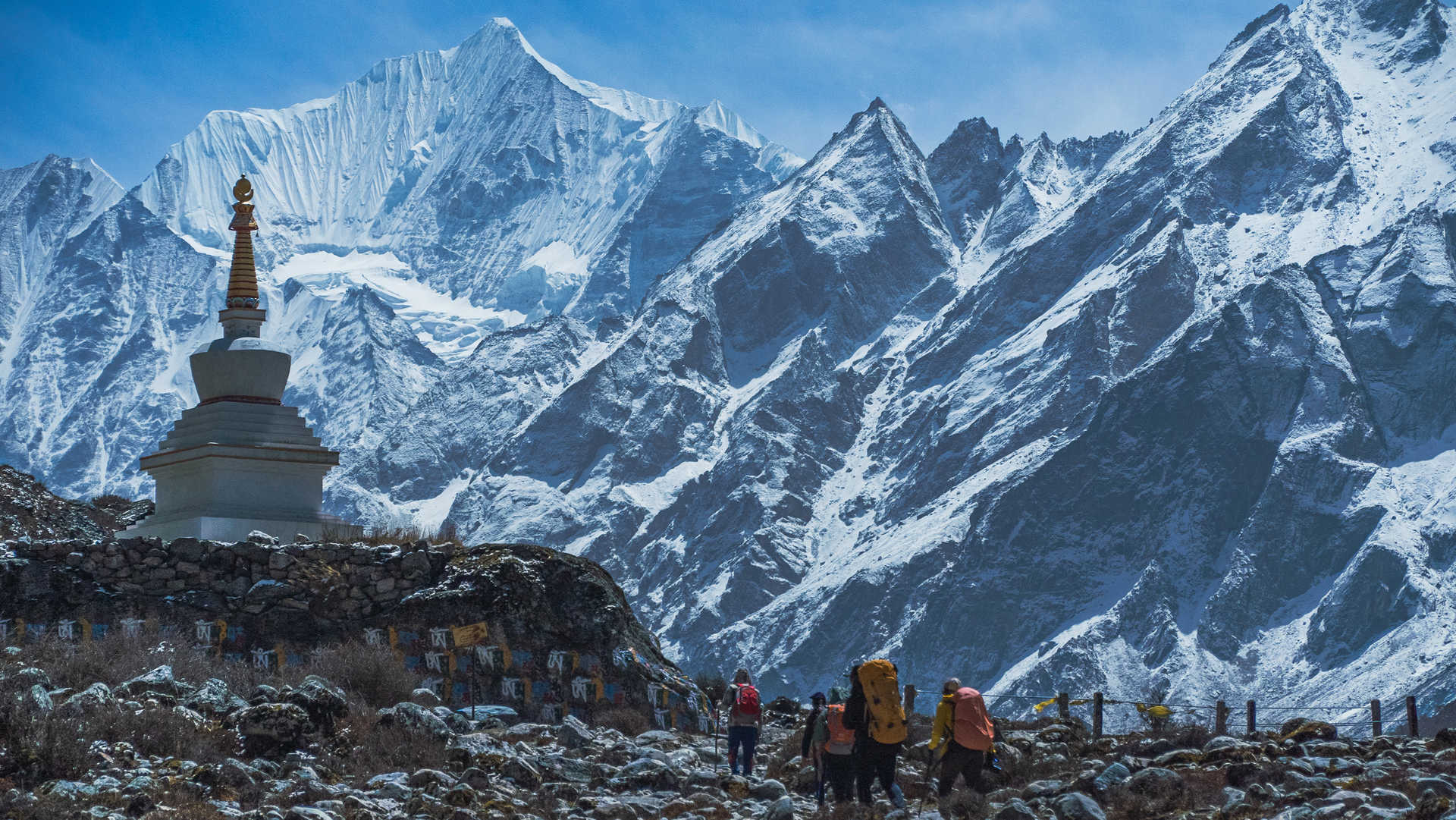 langtang valley adobe stock 4060